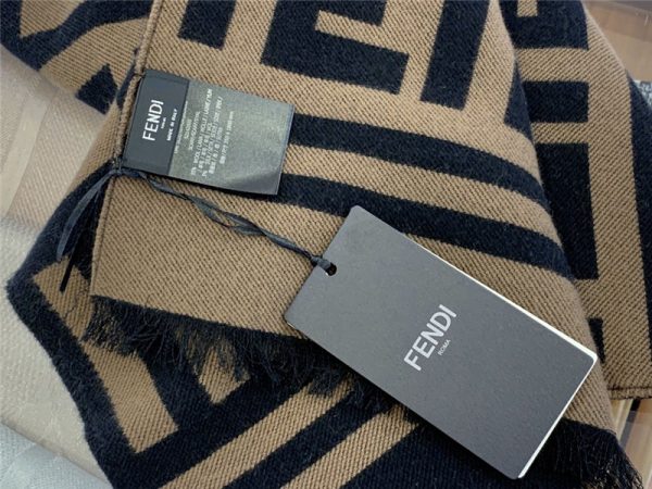 Fendi cashmere shawl - Image 6