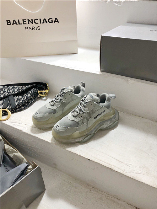 balenciaga triple-s