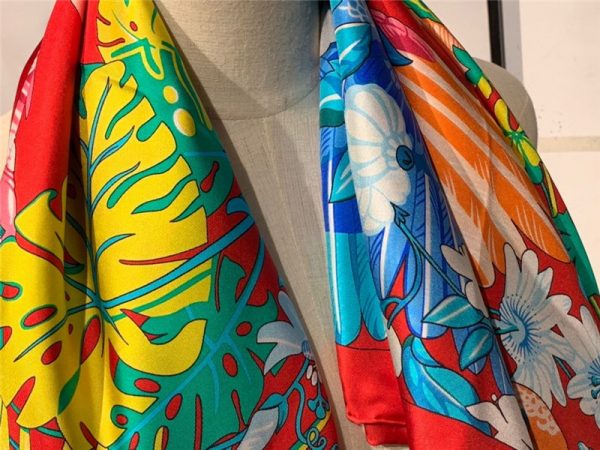 hermes ladies summer silk scarf red - Image 3
