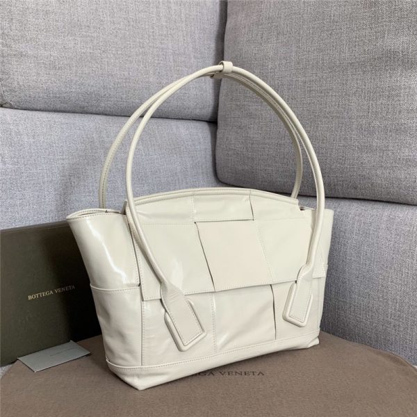 bottega veneta arco slouch bag white - Image 2