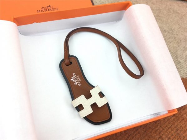 shoes pendant  hermes - Image 3