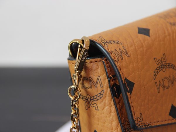 Mcm Medium Envelope Chain Flap Crossbody Bag - Image 6