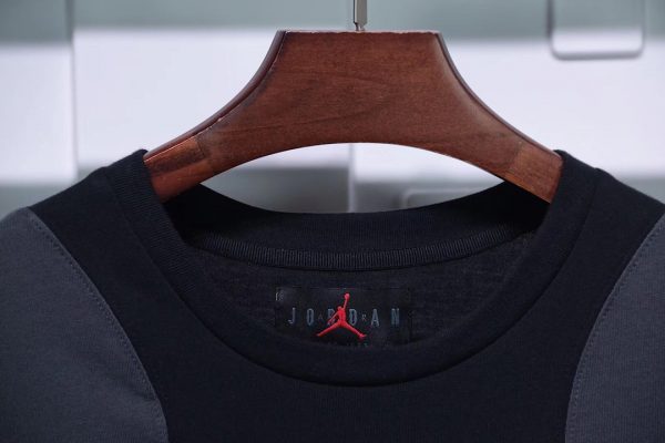 AIR JORDAN OFF WHITE TEE BLACK GRAY - Image 6