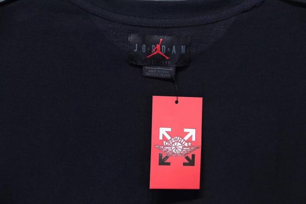 AIR JORDAN OFF WHITE TEE BLACK GRAY - Image 4