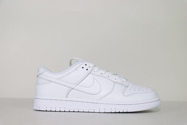 DUNK LOW “TRIPLE WHITE”