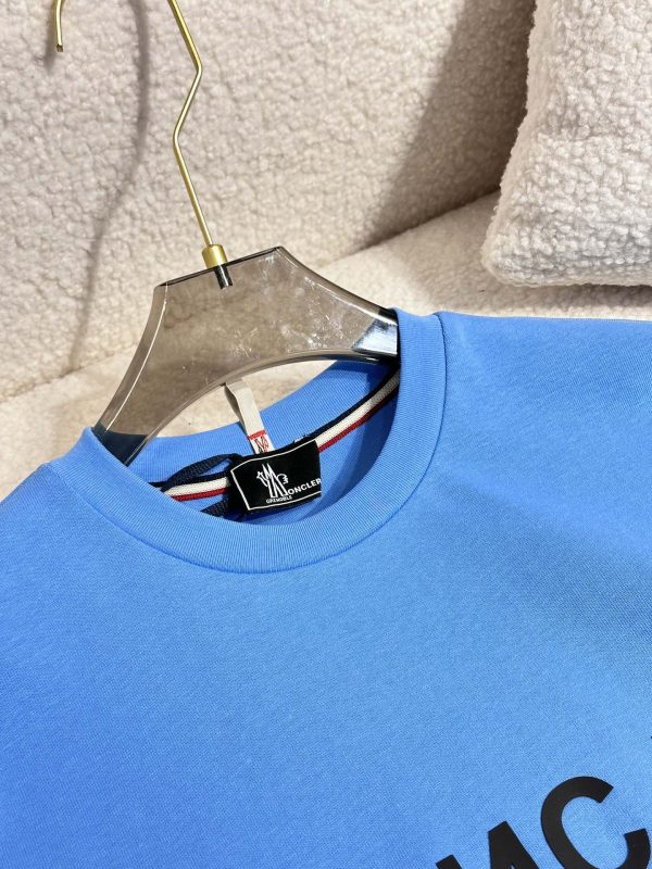Moncler Mengkou Men and women with the same style couples spring and summer latest counters with the same style, trendy brand logo casual short-sleeved T-shirt - Image 4