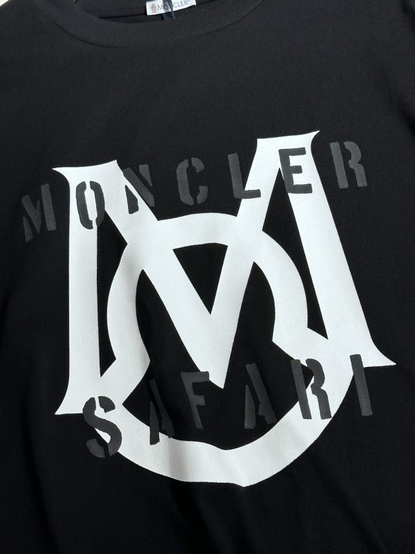 Moncler Mengkou Men and women with the same style couples spring and summer latest counters with the same style, trendy brand logo casual short-sleeved T-shirt - Image 4