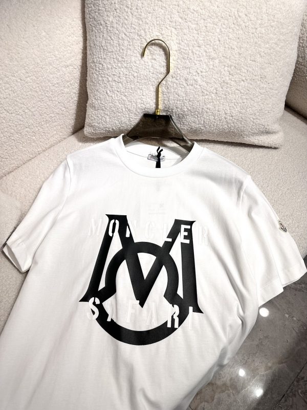Moncler Mengkou Men and women with the same style couples spring and summer latest counters with the same style, trendy brand logo casual short-sleeved T-shirt - Image 4