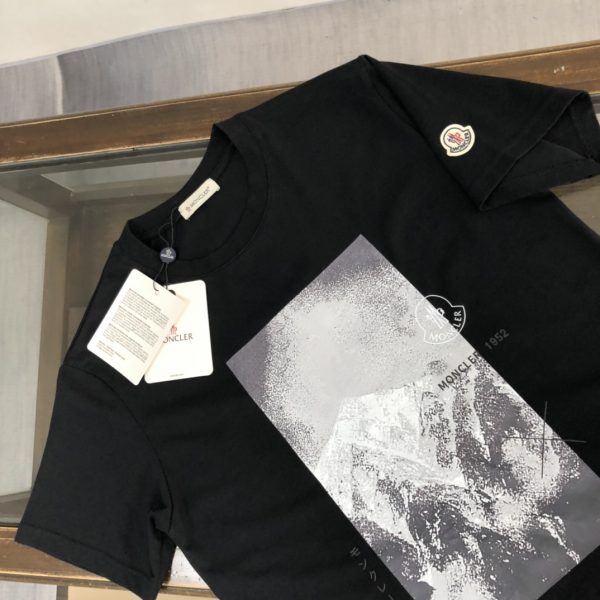 MONCLER [Mongolian mouth] 23 spring and summer latest short-sleeved round neck T-shirt - Image 3