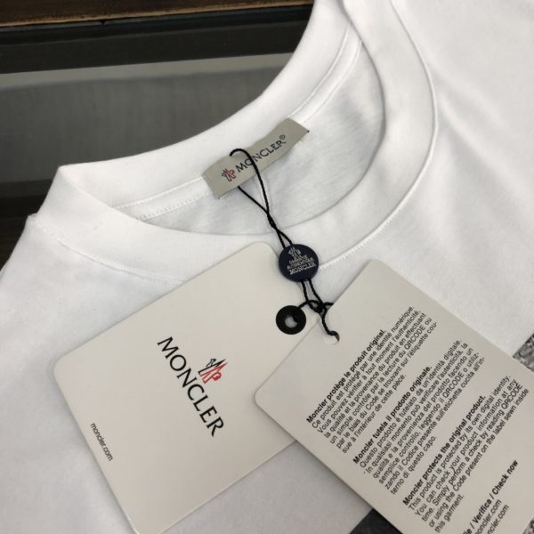 MONCLER [Mongolian mouth] 23 spring and summer latest short-sleeved round neck T-shirt - Image 4