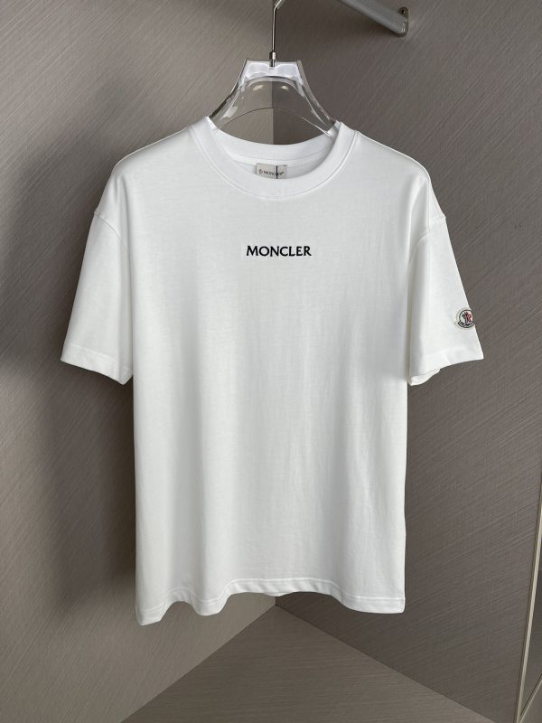 MONCLER Mengkou 2023 spring and summer new logo logo design couple short-sleeved T-shirts! Counter synchronization