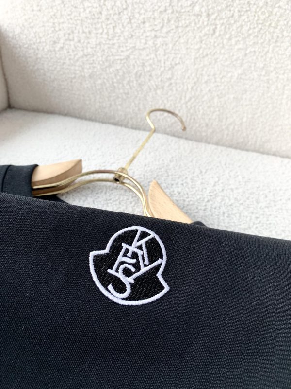 Moncler Mengjia 2023 spring and summer men and women same style ? couple models latest trade order short-sleeved T-shirt - Image 7