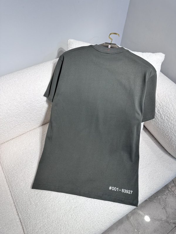 Moncler Mengkou Men and women with the same style couples spring and summer latest counters with the same style, trendy brand logo casual short-sleeved T-shirt - Image 7