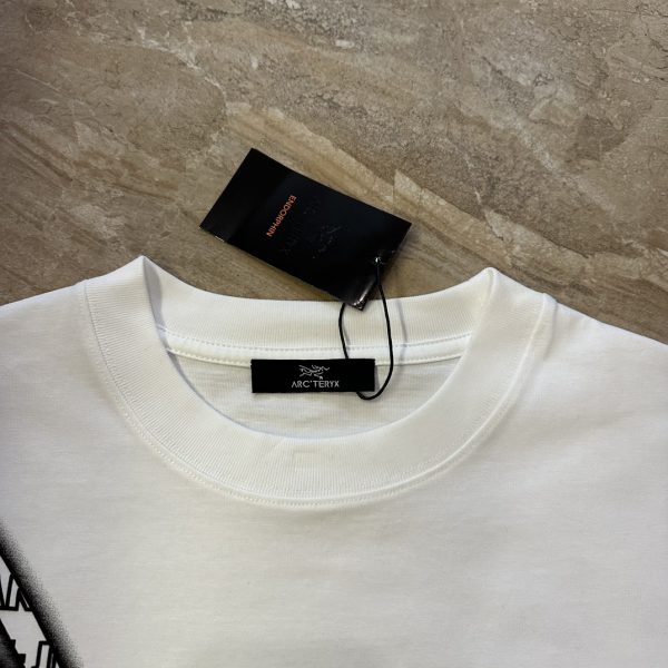 Arcteryx (Arc'teryx) has joined hands with Jil*s2⃣️ major sports and leisure brands to cooperate, and the 2023 spring and summer counters will have the same round neck T-shirt - Image 4