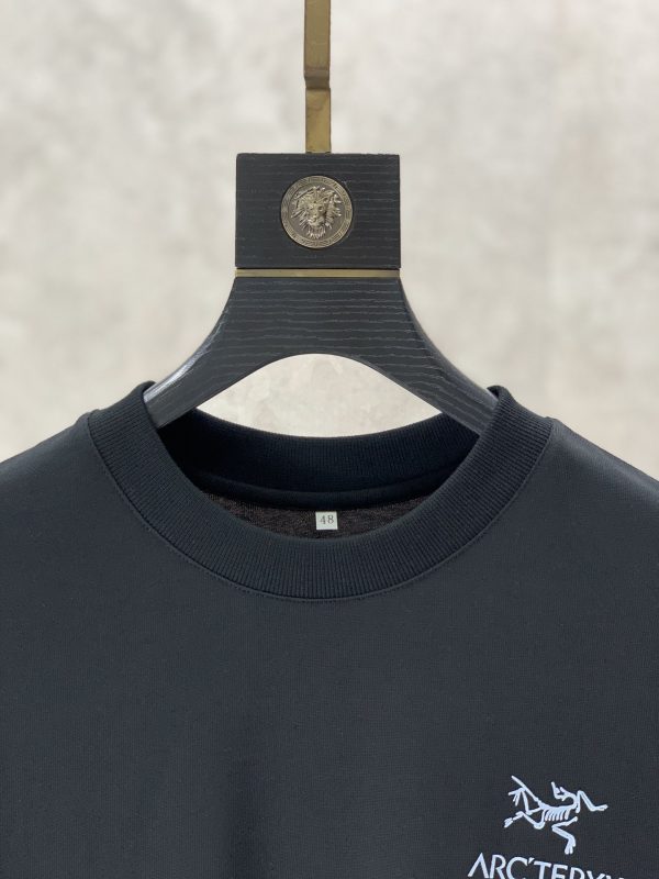 ARCTERYX Archeopteryx 2023 summer new drop-shoulder profile short-sleeved T-shirt, jacquard Logo on the chassis - Image 4