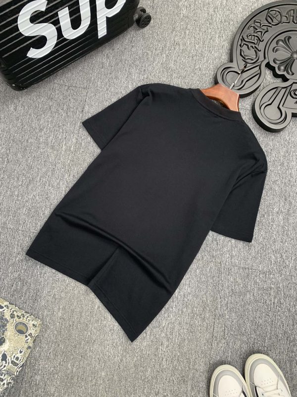 LOEWE's latest short-sleeved T-shirts for 2023ss spring and summer are on sale! ! 2023 New T-shirts - Image 4
