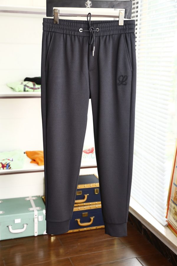 Loewe-2023 Spring/Summer-New products are available at the counters, and the physical store has the best casual trousers