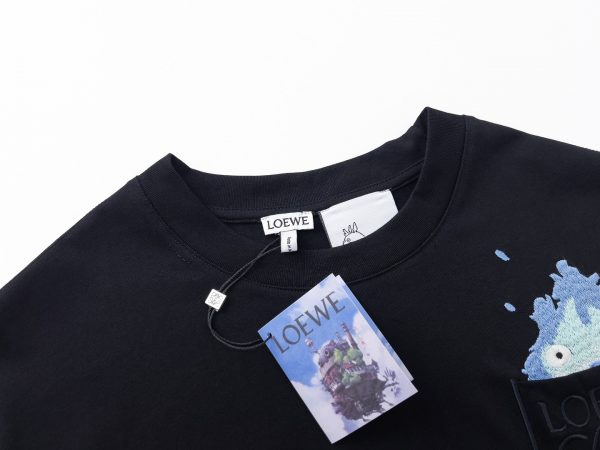 LOEWE 2023 spring and summer new short-sleeved, LOEWE classic leather T-shirt. Customized 32-count double-yarn tight cotton 240g fabric, fried chicken is versatile, and the favorite of all hipsters - Image 9