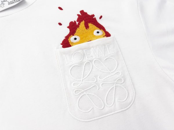 LOEWE 2023 spring and summer new short-sleeved, LOEWE classic leather T-shirt. Customized 32-count double-yarn tight cotton 240g fabric, fried chicken is versatile, and the favorite of all hipsters - Image 5