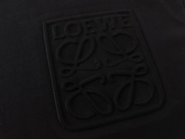 LOEWE / neon embroidery fluorescent powder short-sleeved T-shirt The effect of spraying monkeys on the chest is very recognizable   Each needle and thread is fine. Japanese Tajima embroidery machine hollow embroidery. This embroidery has a super three-dimensional effect and a density of more than 40,000 needles. - Image 6