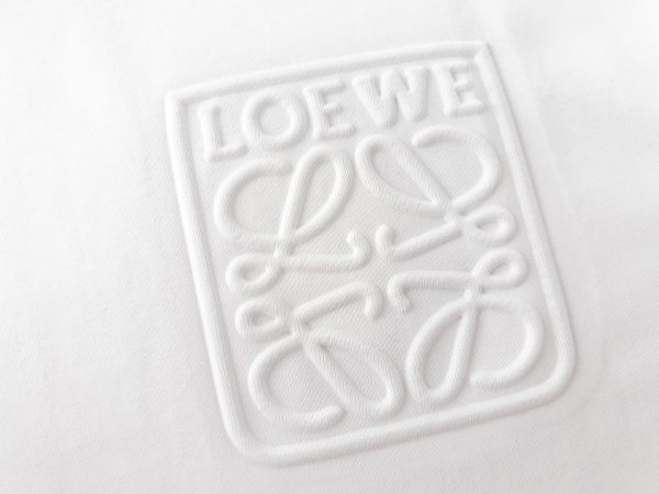 LOEWE / neon embroidery fluorescent powder short-sleeved T-shirt The effect of spraying monkeys on the chest is very recognizable   Each needle and thread is fine. Japanese Tajima embroidery machine hollow embroidery. This embroidery has a super three-dimensional effect and a density of more than 40,000 needles. - Image 15