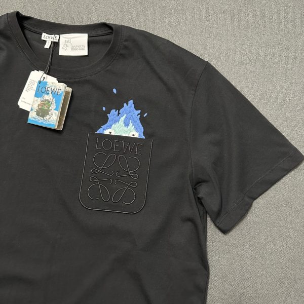 LOEWE / 2023 spring and summer new Calcifer flame moving castle embroidery letters short-sleeved T-shirt men and women loose half-sleeved shirt - Image 16