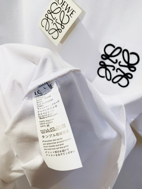 LOEWE 2022FW spring and summer classic basic embroidery half-sleeved T-shirt Upgraded version of selected 220g 50-woven double-yarn long-staple cotton Imported Shimada three-dimensional embroidery Super versatile must-have item for male gods - Image 3