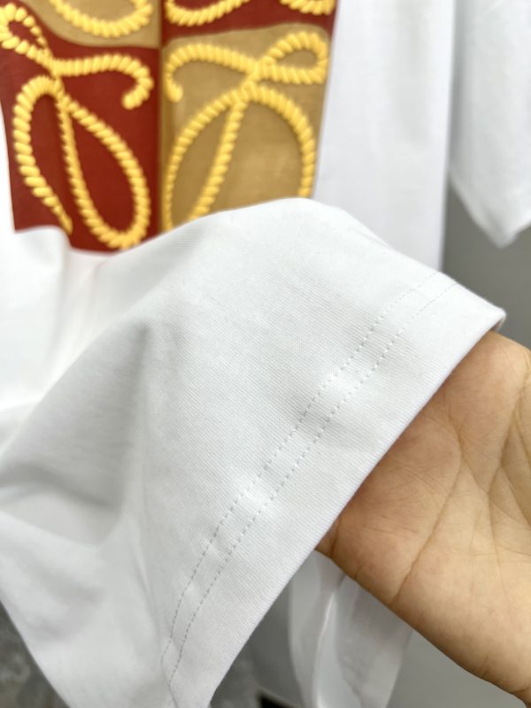 Loewe-2023 color four-grid letter print logo short-sleeved T-shirt, based on a loose and comfortable casual version - Image 10