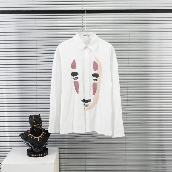 LOEWE 's new best-selling Spirited Away embroidery faceless men's long-sleeved shirt men's and women's tops are made of 100% cotton fabrics to support a good version