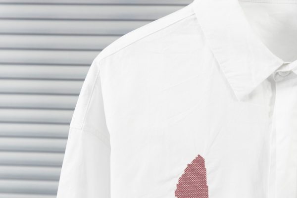 LOEWE 's new best-selling Spirited Away embroidery faceless men's long-sleeved shirt men's and women's tops are made of 100% cotton fabrics to support a good version - Image 8