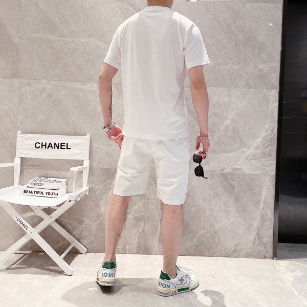 LOEWE ] 2023 new men's short-sleeved shorts suit! Simultaneous sales on the official website! High-end version on the market! Delicate and soft to the touch! Let you wear more comfortable - Image 6