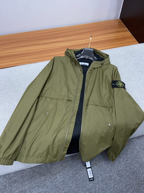 STONE ISLAND Stone Island official website of the same paragraph, a light jacket, the inner fabric has been specially treated, the upper body effect is excellent - Image 7