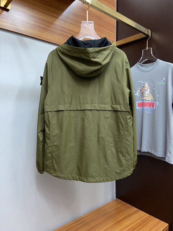 STONE ISLAND Stone Island official website of the same paragraph, a light jacket, the inner fabric has been specially treated, the upper body effect is excellent - Image 10