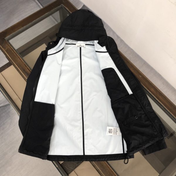 STONE ISLAND Stone Island official website of the same paragraph, a light jacket, the inner fabric has been specially treated, the upper body effect is excellent - Image 7