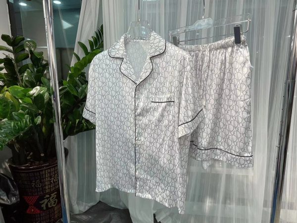 Explosive style, actual shooting, Dior high-end loungewear suit, the same style for men and women, made of high-definition Korean silk fabric, the upper body is comfortable, size M-3XL - Image 6