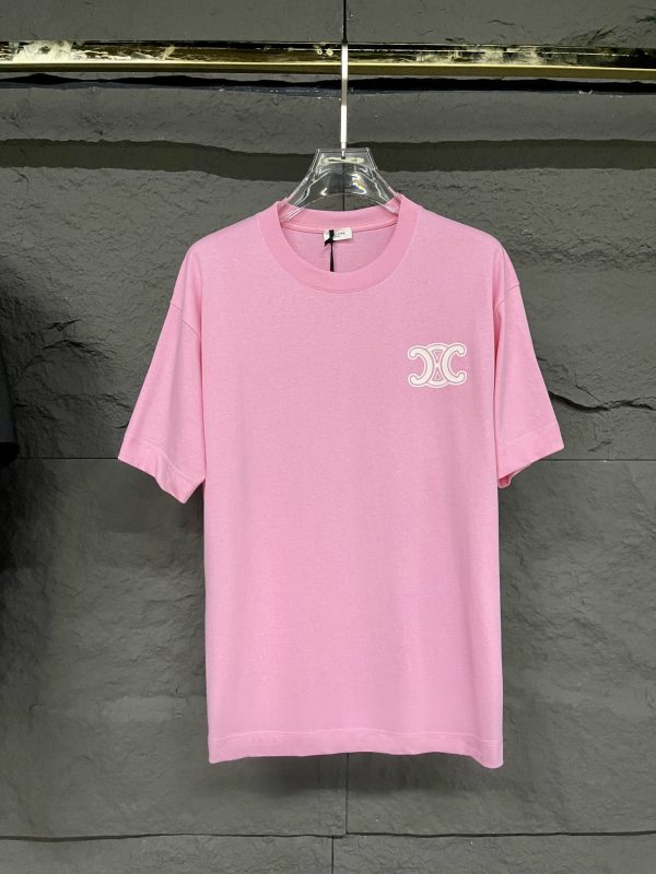Celine2023ss New Triumphal Arch Color Changing Short Sleeves Really close your eyes and enter! Casual, fashionable and versatile, the Arc de Triomphe logo on the front of the clothes is treated with a special temperature-changing process