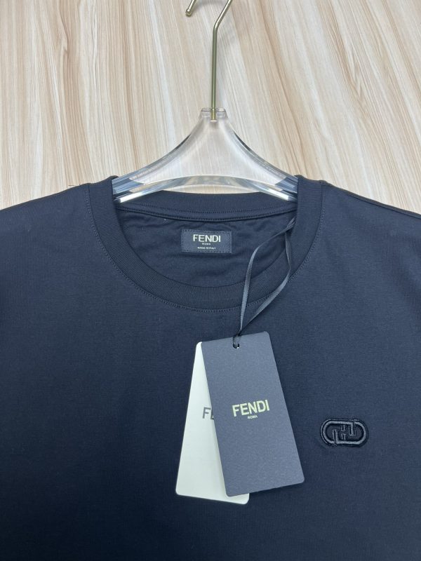 Fendi-ss double F three-dimensional O'Lock embroidery cotton short-sleeved T-shirt, the same style as ZG, with Fendi O'Lock embroidery three-dimensional design on the chest - Image 6