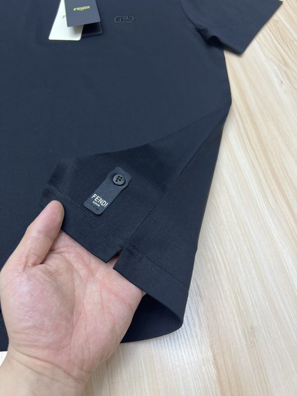 Fendi-ss double F three-dimensional O'Lock embroidery cotton short-sleeved T-shirt, the same style as ZG, with Fendi O'Lock embroidery three-dimensional design on the chest - Image 4