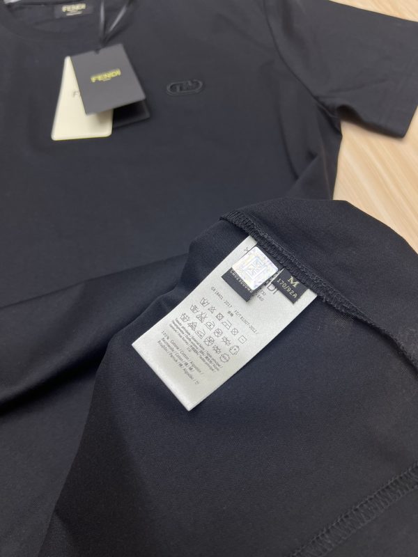 Fendi-ss double F three-dimensional O'Lock embroidery cotton short-sleeved T-shirt, the same style as ZG, with Fendi O'Lock embroidery three-dimensional design on the chest - Image 3