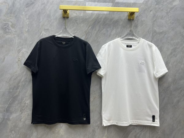 Fendi-ss double F three-dimensional O'Lock embroidery cotton short-sleeved T-shirt, the same style as ZG, with Fendi O'Lock embroidery three-dimensional design on the chest