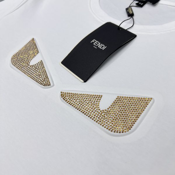 FENDI ?Top round neck fashion casual short sleeves ? Haute-couture and versatile style, anyone can easily control it. Fully custom-made fabrics. Luxury classic brand on the chest - Image 4