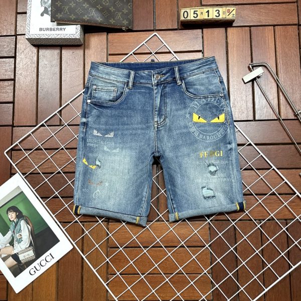 Fendi ???? Explosive models are coming ?1963.00 spring and summer new products are available at the counter, the best denim shorts in the physical store
