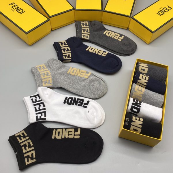 The new version of FENDI (Fendi) socks is launched. The summer new product is launched simultaneously on the official website. - Image 4