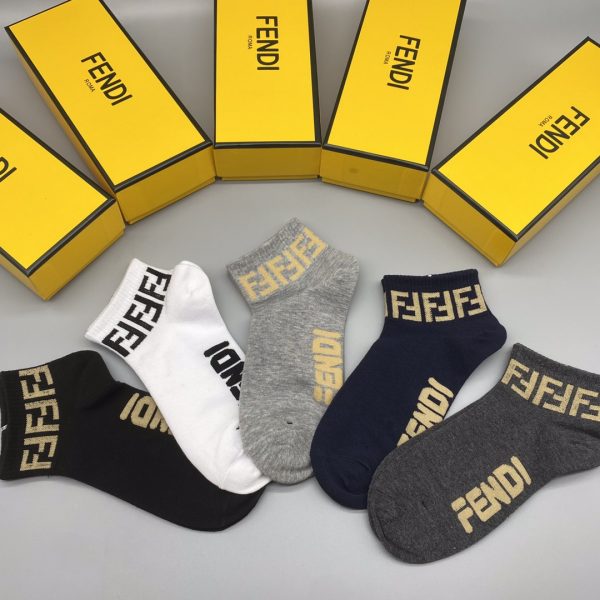 The new version of FENDI (Fendi) socks is launched. The summer new product is launched simultaneously on the official website. - Image 3