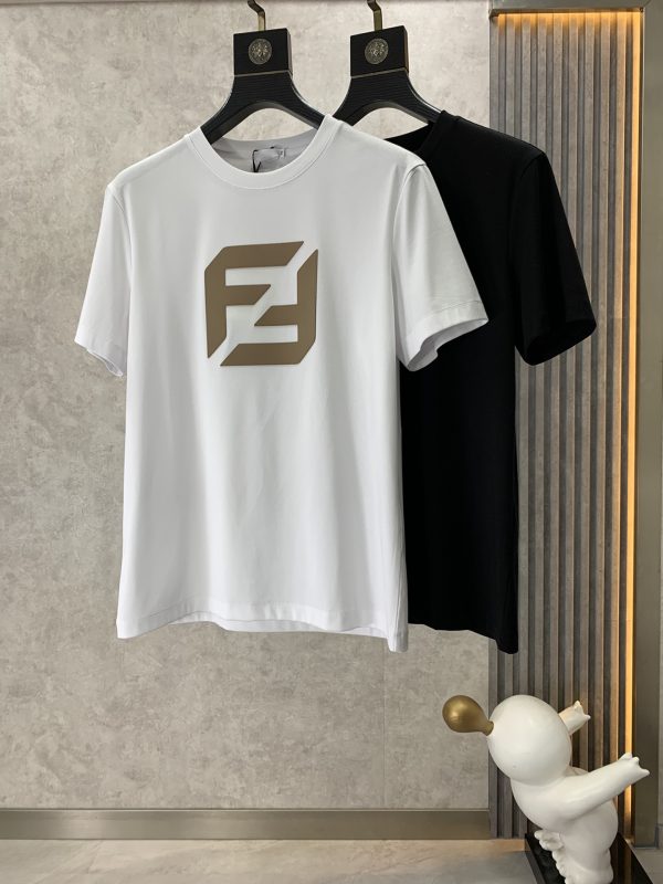 Fendi 2023 spring new fashion ? round neck short-sleeved T-shirt made of high-grade jade silk fabric ? exquisite neckline unique and cool classic LOGO design on the chest