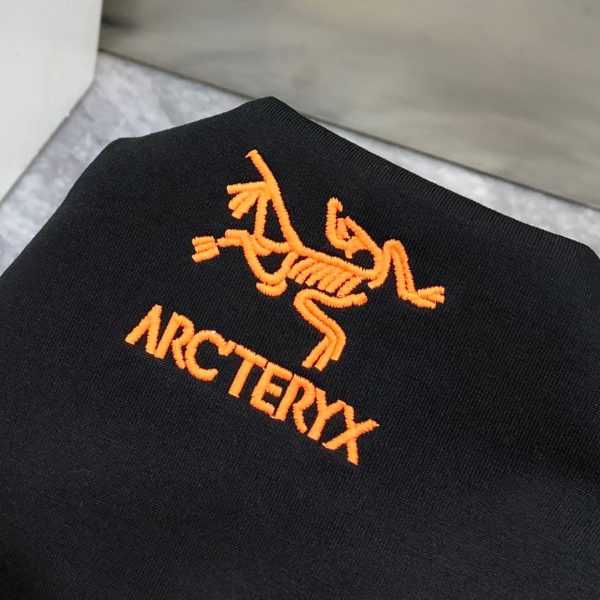 Arc'teryx co-branded JIL SANDER 2023 spring and summer new original single men's round neck short-sleeved T-shirts are sold at counters simultaneously ✨✨High-end quality high version OS version wide version - Image 3