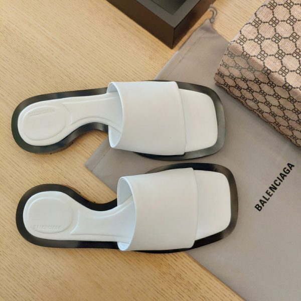 Balenciaga2023 (2023 official latest printed B-pattern magnet folding box packaging) Multi-color spring and summer beauty ? (Top version, exclusive release.) Balenciaga? brand "moon-shaped hollow inside", net red big head drag. ?The much-anticipated casual model? - Image 4