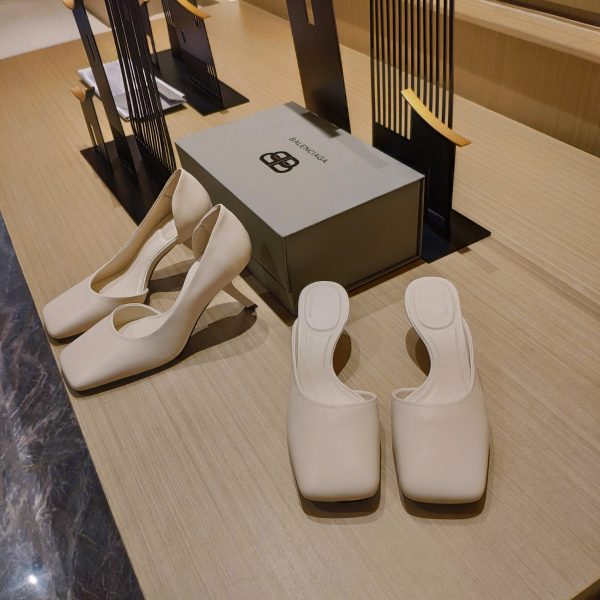 Balenciaga2023 (2023 official latest gray BB magnet folding box packaging) Autumn and winter clothing explosions are coming - Image 9