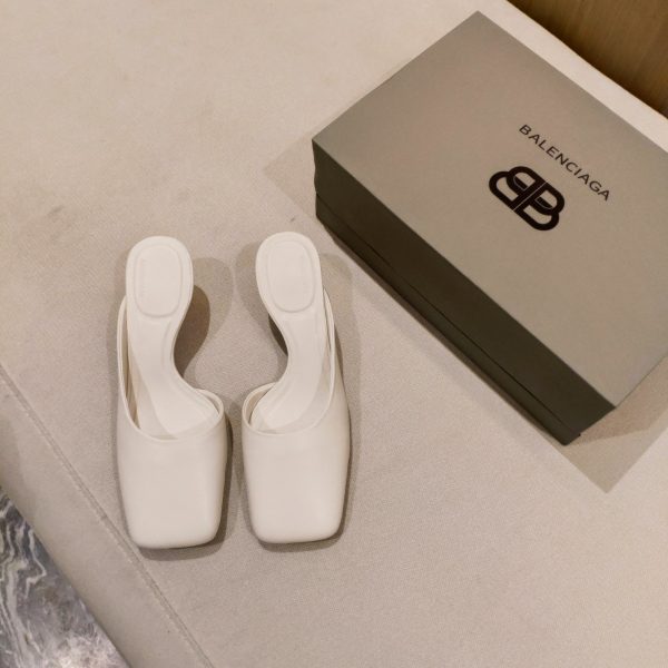 Balenciaga2023 (2023 official latest gray BB magnet folding box packaging) Autumn and winter clothing explosions are coming - Image 8