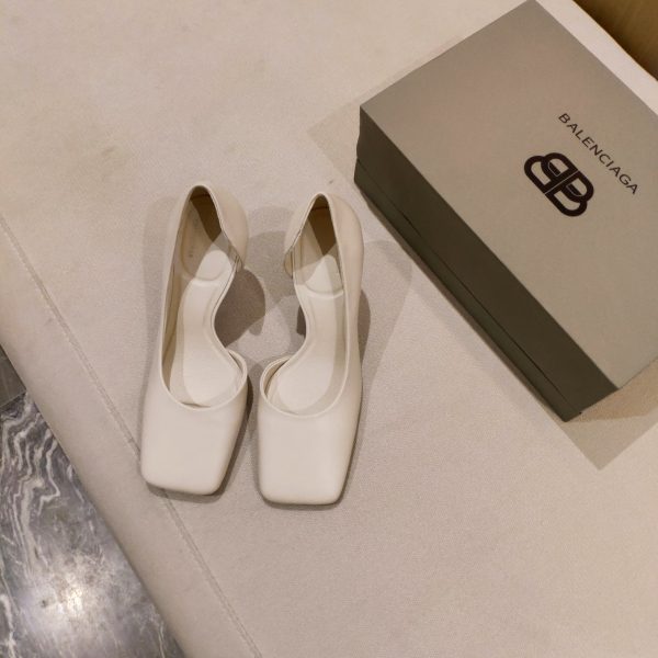 Balenciaga2023 (2023 official latest gray BB magnet folding box packaging) Autumn and winter clothing explosions are coming - Image 7